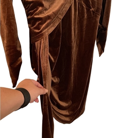 FASHION to Figure Tyana Velvet Drapes Dress 3X Brown - Picture 5 of 9